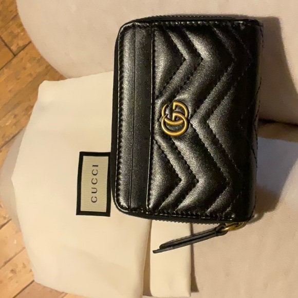 Gucci GG Marmont Matelassé Zip Card Case - Picture 5 of 9